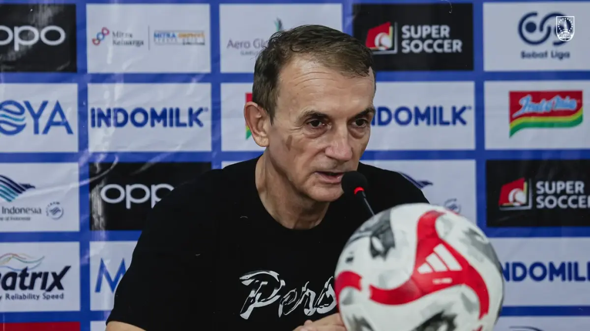 Pelatih Persis Solo, Milomir Seslija tegaskan tim akan terus berjuang meskipun nasib degradasi tidak berada di tangan sendiri. (Persis)