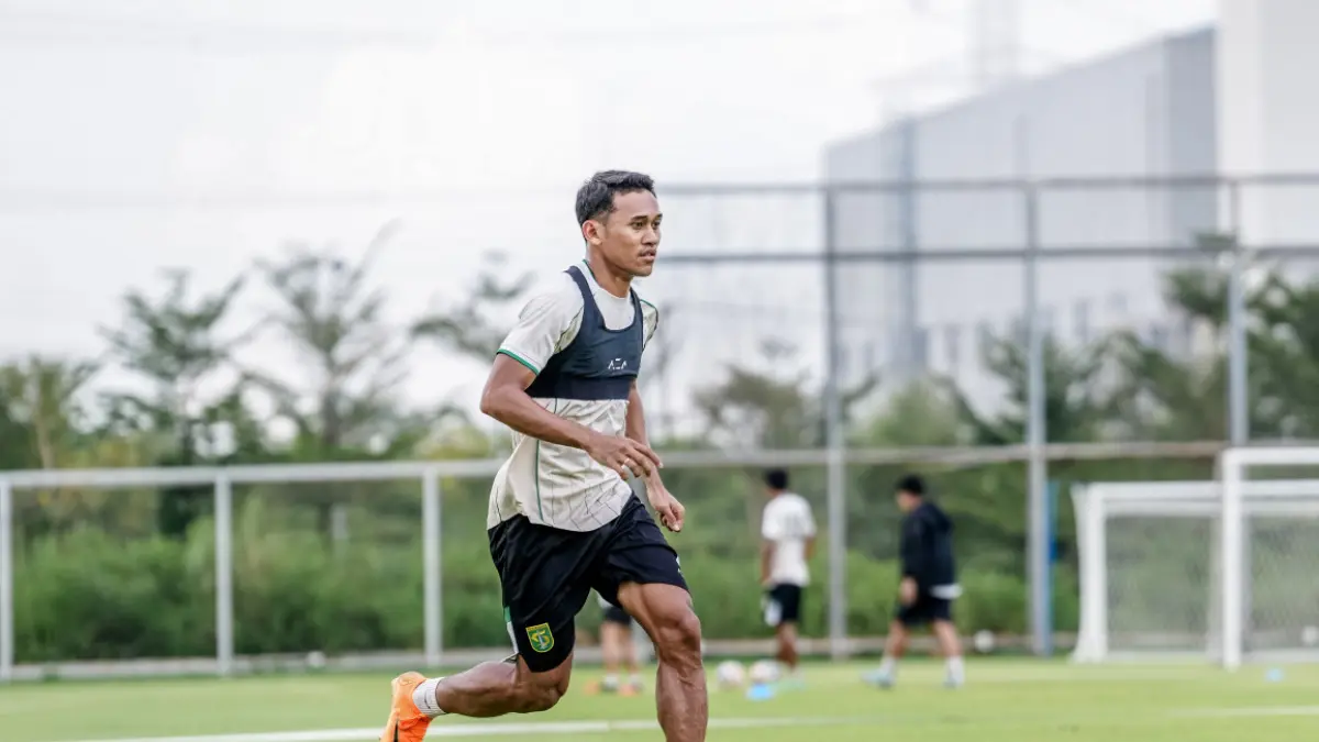 Pemain Persebaya Surabaya, Arief Catur Pamungkas ingin memastikan Bonek dan Bonita keluar dari Stadion Gelora Bung Tomo dengan senyuman saat menjamu Persik Kediri. (Persebaya)