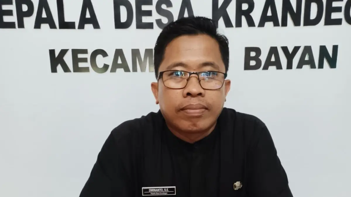 INOVATIF: Kepala Desa Krandegan Dwinanto berhasil membawa desanya menyabet beberapa penghargaan bergengsi di tingkat nasional. (M Hafied/Radar Jogja)