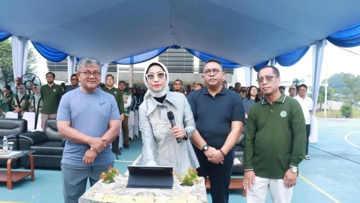 PROGRAM NASIONAL: Kepala BPPSDMP Kementan Idha Widi Arsanti (dua dari kiri) saat pencanangan gerakan aman, sehat, resik, dan indah (ASRI) yang dipusatkan di Politeknik Enjinering Pertanian Indonesia, Sabtu (23/5/2026). (ISTIMEWA)