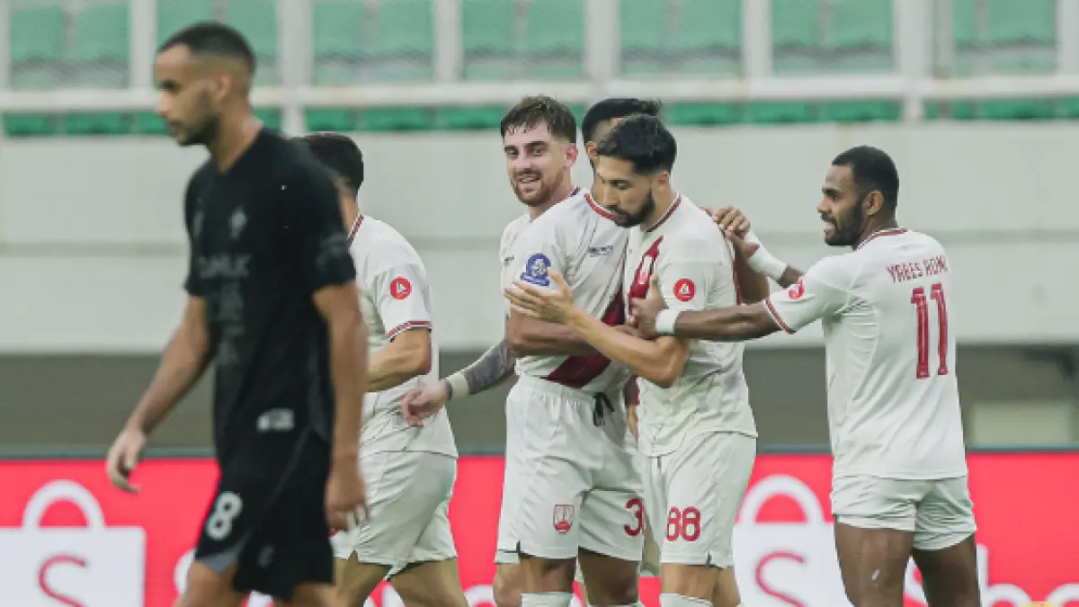 Selebrasi para pemain Persis Solo dalam kemenangan atas Persita Tangerang meskipun gagal hindari degradasi karena kemenangan Madura United. (Instagram)