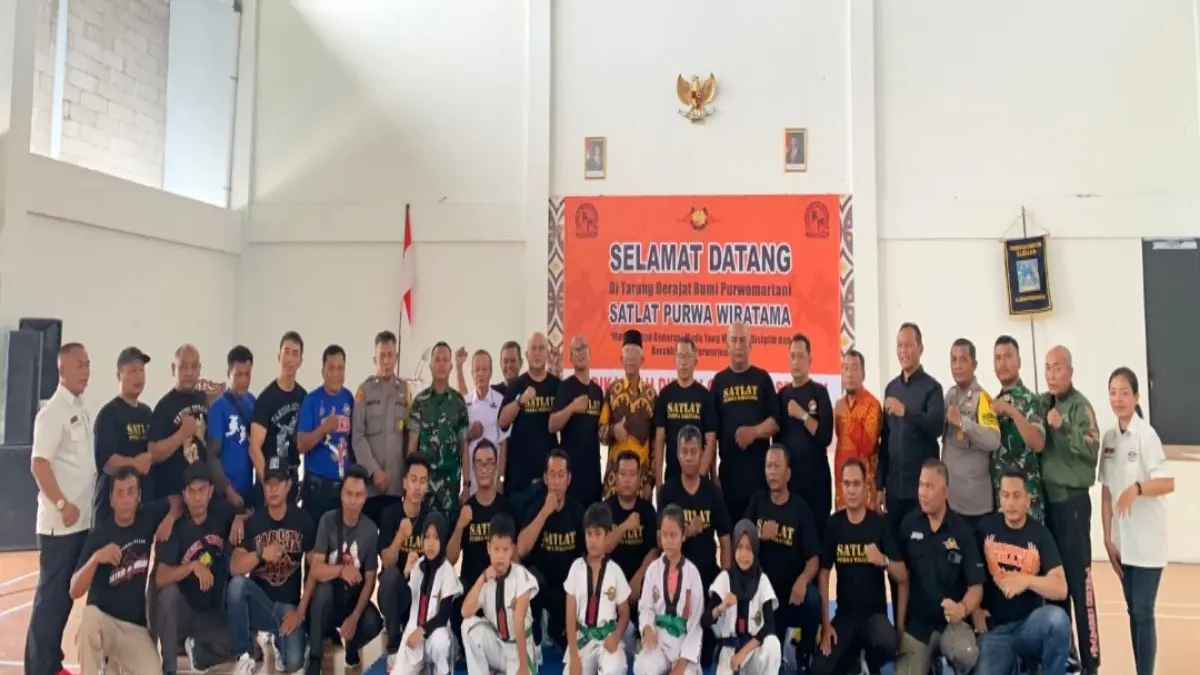 DISIPLIN: Pengurus dan atlet muda Satlak Tarung Derajat Purwa Wiratama, Kalasan, Sleman, usai pengukuhan kepengurusan organisasi, Minggu (22/5/2026). (ISTIMEWA)