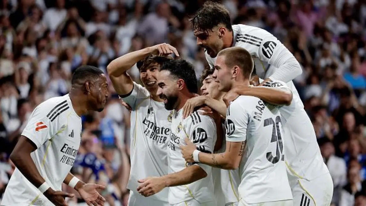 Selebrasi para pemain Real Madrid dalam kemenangan atas Athletic Bilbao di Bernabeu.