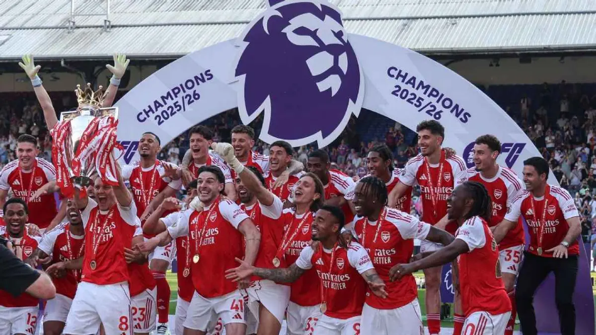 Arsenal juara Premier League, Kroenke Sports Enterprises (KSE) siap berikan dukungan finansial untuk kesuksesan lebih lanjut. (getty images)