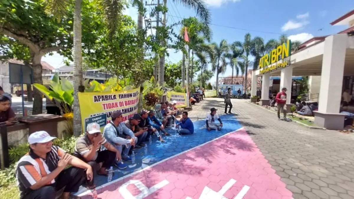 BERTEMU: Warga dipertemukan dengan DPUP ESDM DIJ untuk menjelaskan kelanjutan pembebasan tanah JJLS. (ANOM BAGASKORO/RADAR JOGJA)