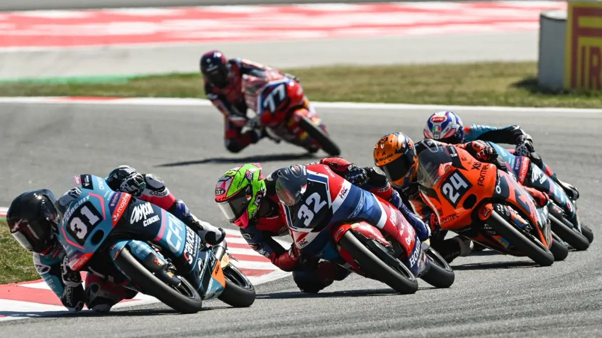  Pebalap belia binaan PT Astra Honda Motor (AHM), Muhammad Kiandra Ramadhipa, mencetak debut impresif pada ajang Moto3 Junior World Championship 2026 di Circuit de Barcelona-Catalunya, Spanyol, Minggu (24/5). 
