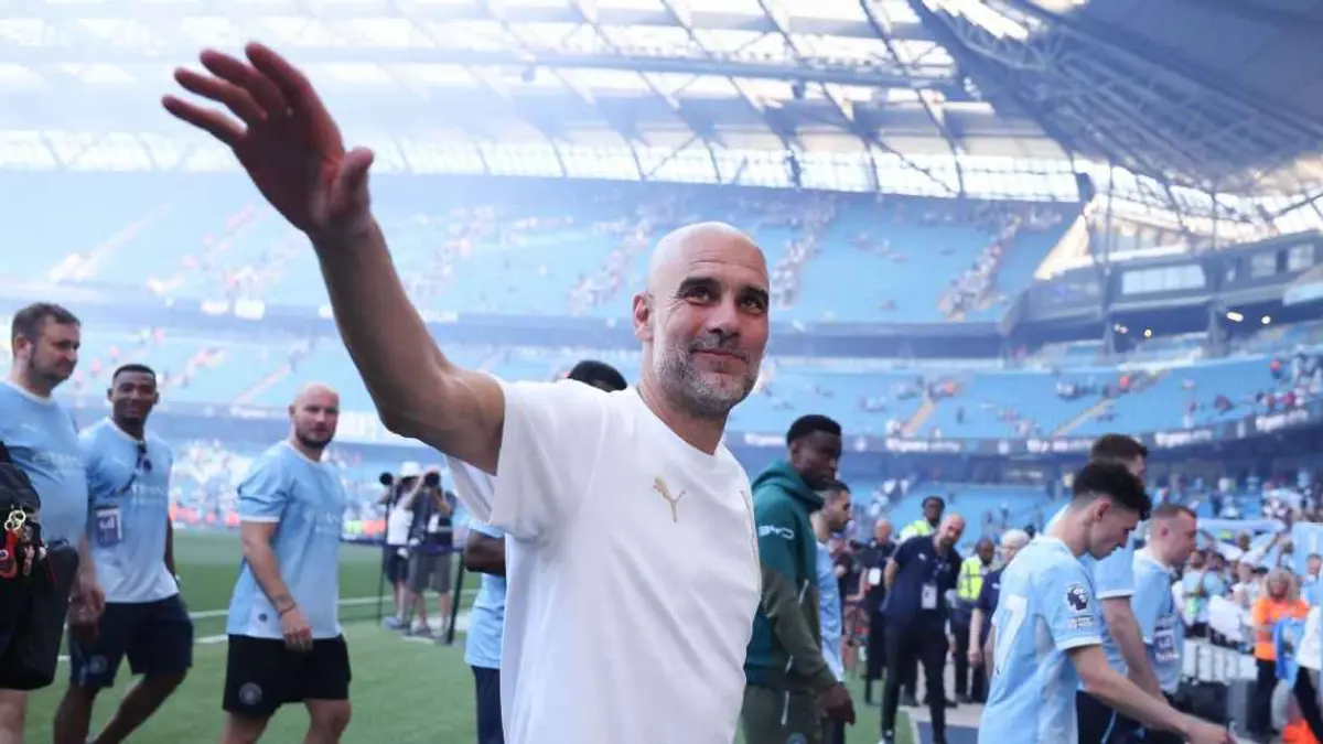 Pep Guardiola berharap Manchester City tidak menurunkan standar setelah kepergiannya dari Etihad. (getty images)