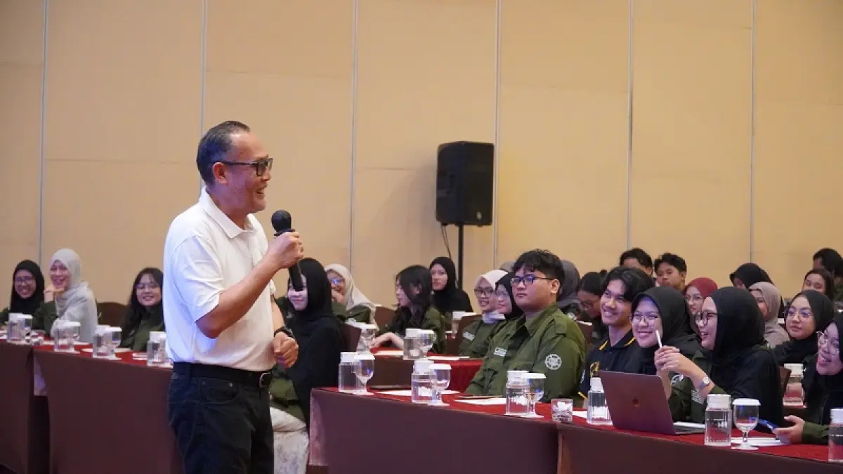 Wakil Ketua Umum PP Kafegama Bogat Agus Riyono saat memberikan kuliah umum.