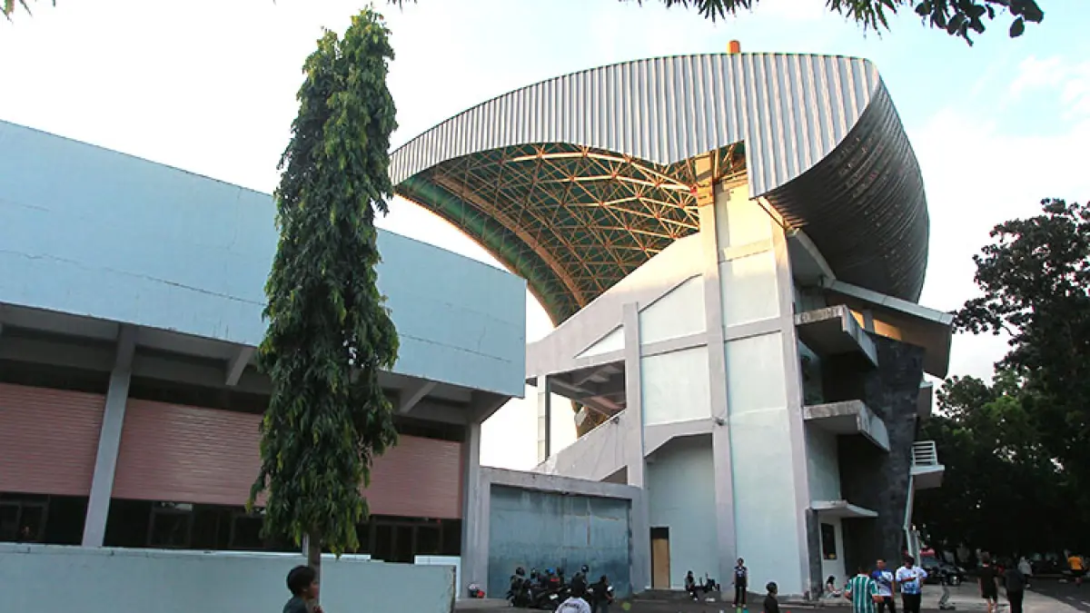 Suasana salah satu sudut kompleks Stadion Mandala Krida, Kota Jogja, Selasa (26/5/2026). Pemerintah daerah kini mulai memiliki keleluasaan untuk melakukan rekonstruksi dan perbaikan fasilitas stadion tersebut karena status sitaan yang sebelumnya melekat telah berubah. (Foto : Guntur Aga Tirtana/Radar Jogja )