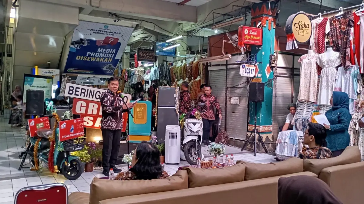 RESMI : Suasana penutupan Beringharjo Great Sale di Pasar Beringharjo, Selasa (26/5/2026). Lewat gelaran tersebut transaksi digital di pasar rakyat tercatat mencapai Rp 60 miliar - IWAN NURWANTO&nbsp;