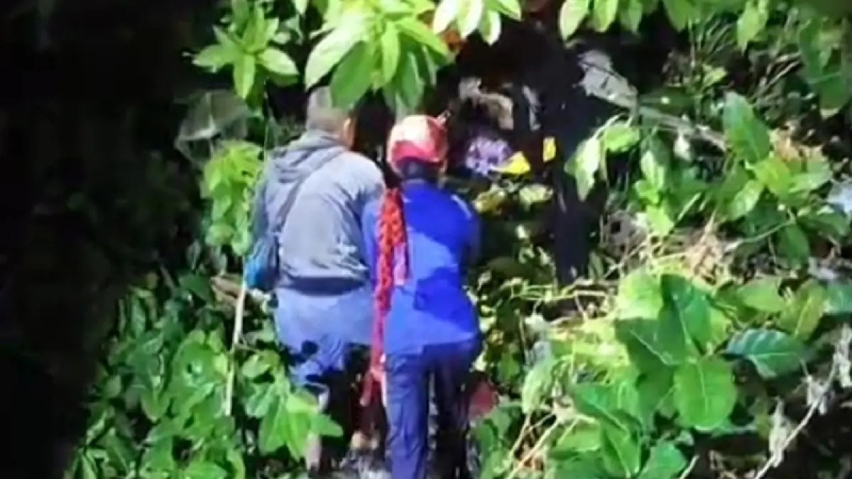 Dokumentasi/Damkarmat Gunungkidul: Proses evakuasi di bawah Jembatan Gadungsari Kalurahan Wonosari.

&nbsp;