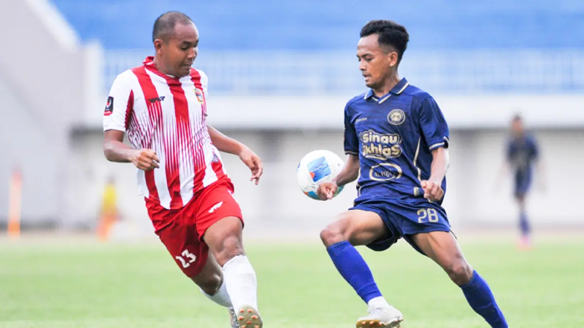 Pemain Mataram Utama saat menghadapi pemain PSP Padang pada pembukaan Liga 4 Piala Presiden 2026 di Stadion Mandala Krida Jogja, Sabtu (30/5) lalu. (Dok. Mataram Utama)