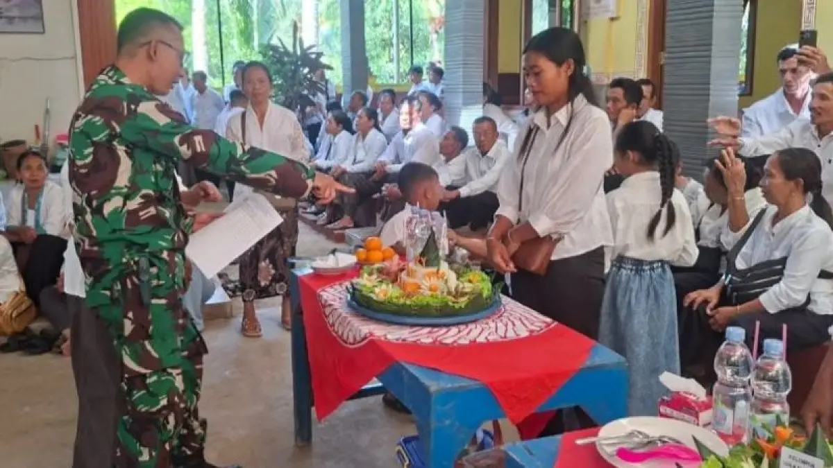 SEMANGAT KEBERSAMAAN : Perayaan Hari Raya Waisak di Vihara Jalagiripura, Desa Karangduwur, Kecamatan Ayah dimerihakan dengan lomba tumpeng, Minggu (31/5). (Dokumentasi Pemerintah Desa Karangduwur)