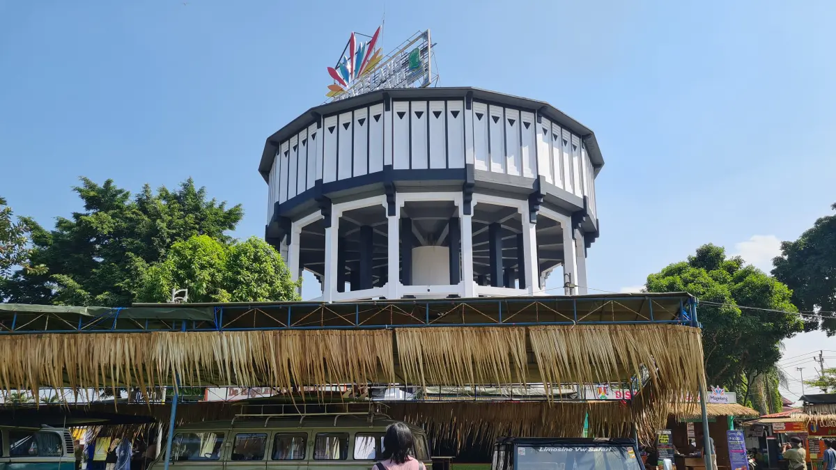 Magelang&nbsp;Tempo&nbsp;Doeloe menyajikan konsep jadul dengan berbagai barang lawasan di alun-alun, 5-7 Juni 2026.
