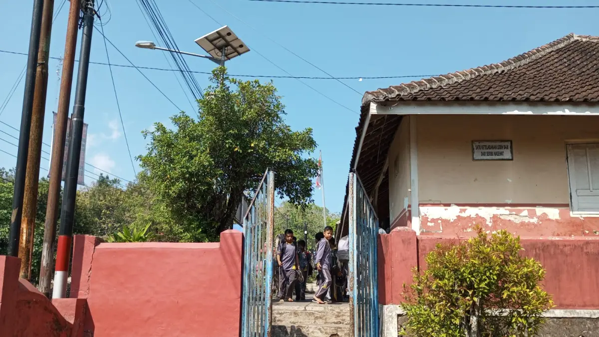 Siswa SD Negeri 1 Kemiri Kapanewon Tanjungsari telah usai mengikuti aktivitas pembelajaran pada Jumat (5/6)- Yusuf Bastiar/Radar Jogja