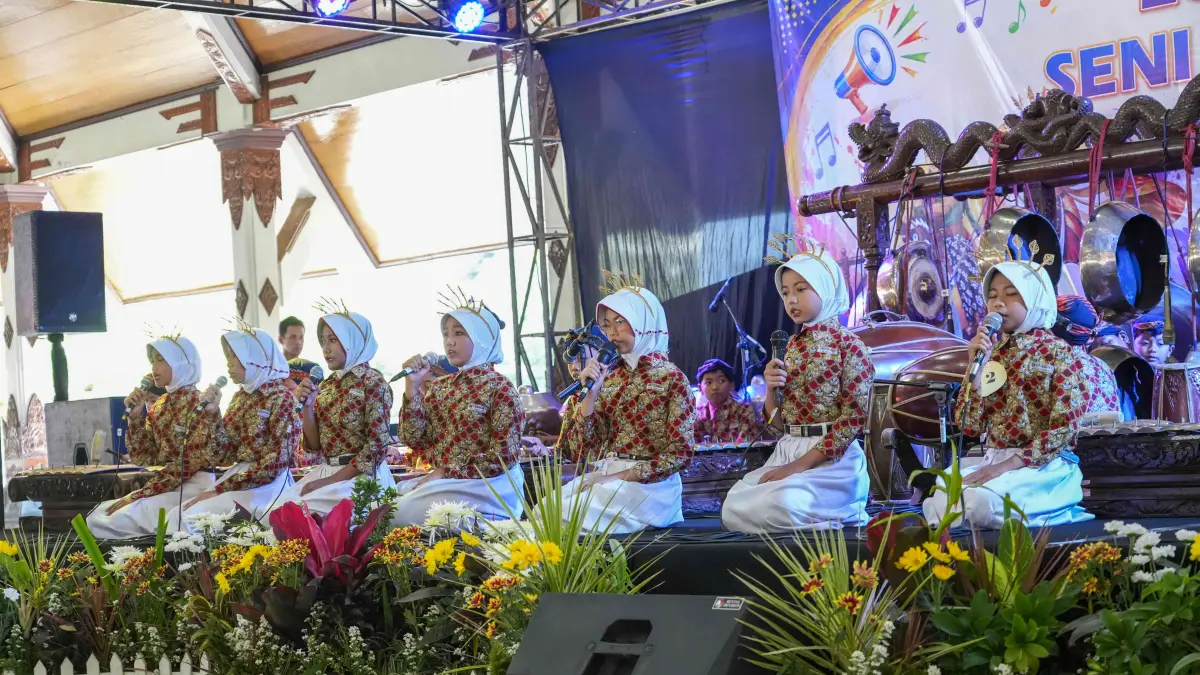 Disdikbud menggelar lomba seni budaya. Pelajar hingga kelompok seni unjuk gigi dalam perhelatan tersebut.
