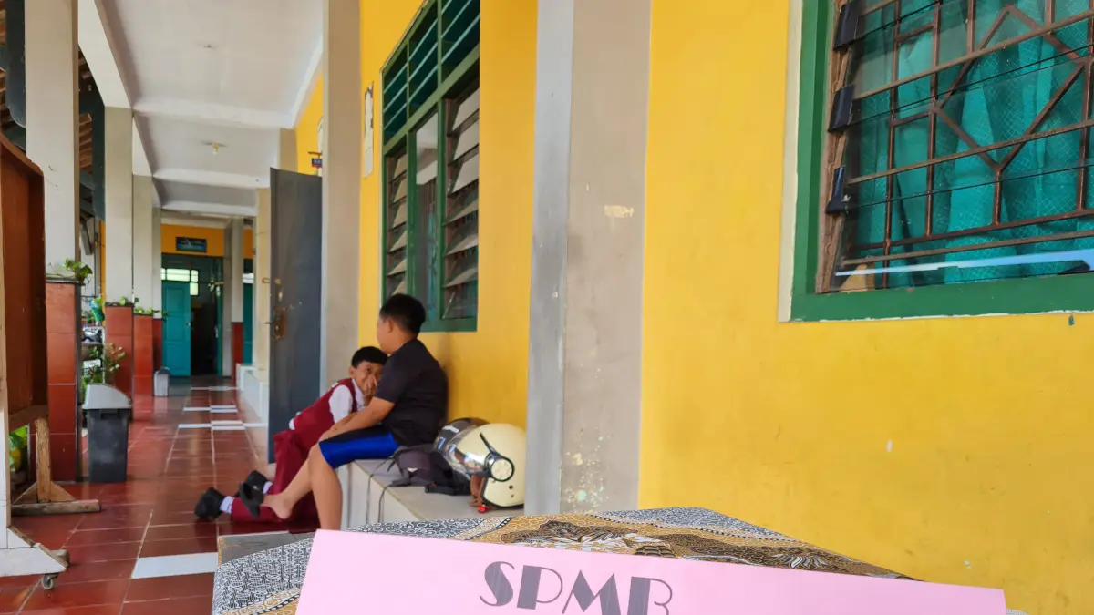 SPMB di SD Negeri Cacaban 1 baru mendapat dua siswa.