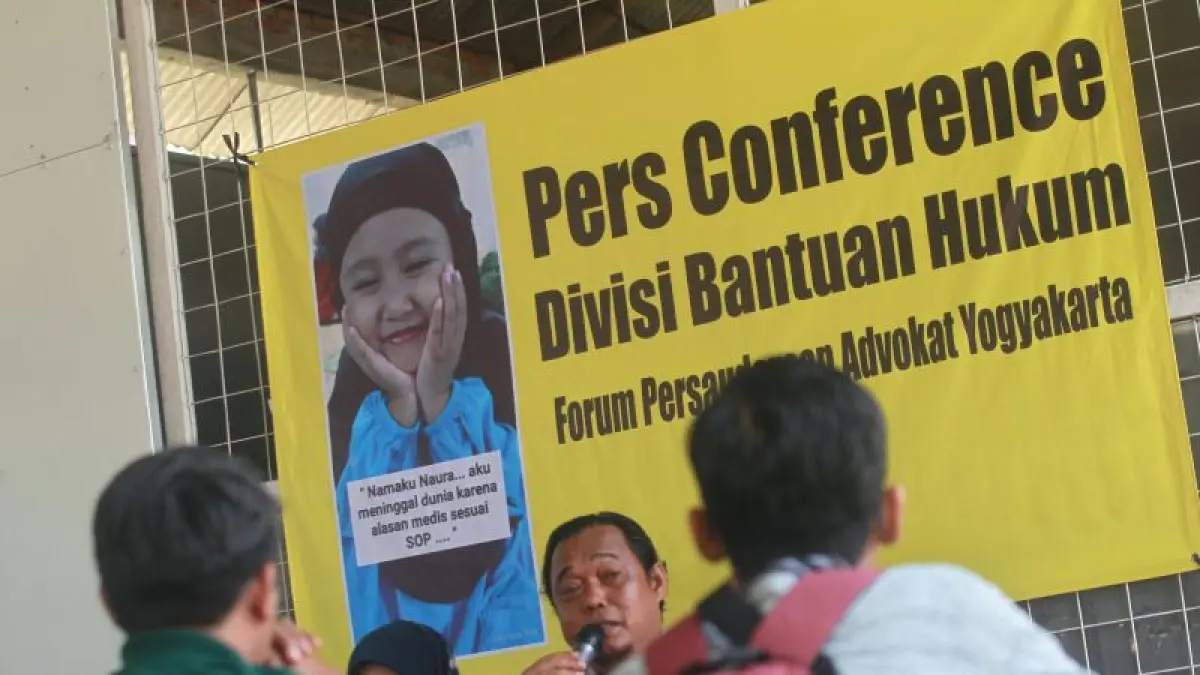 JUMPA PERS: Forum Persaudaraan Advokat Yogyakarta menggelar jumpa pers terkait perkembangan penanganan kasus dugaan malapraktik medis di RSUD Prambanan yang diduga menyebabkan meninggalnya Naura Dwi Meydita Putri di Sleman Rabu (10/6). (GUNTUR AGA TIRTANA/RADAR JOGJA)