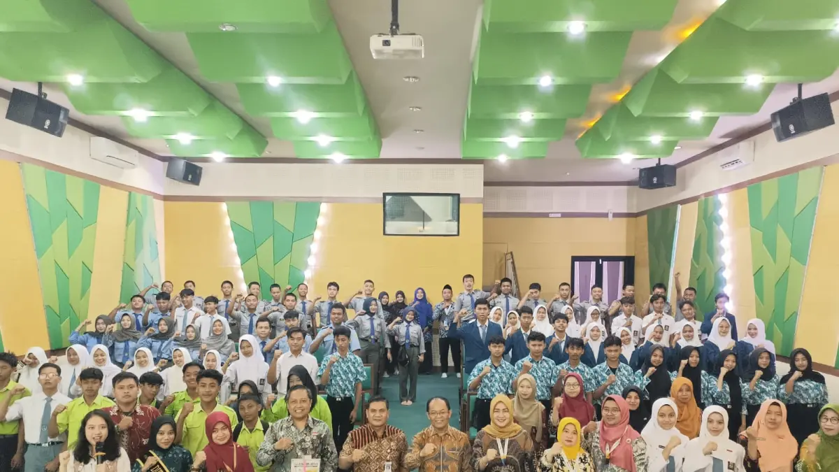 Balai Bahasa Provinsi Jawa Tengah mengadakan Peningkatan Kompetensi Membaca Kritis bagi murid SMA/SMK yang berlangsung di SMAN 1 Purworejo, Kamis (11/6). (M Hafied/Radar Jogja)