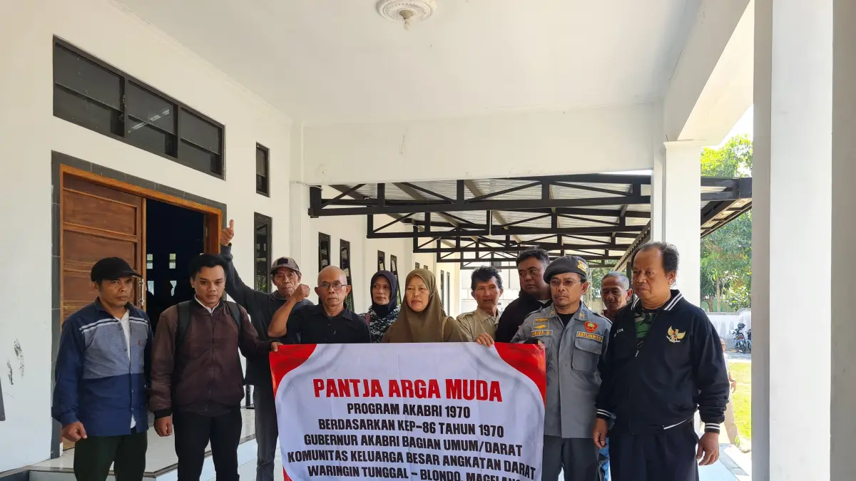 Warga Dusun Waringin Tunggal menolak klaim sepihak dari PT KAI atas lahan seluas kurang lebih 350 meter persegi.
