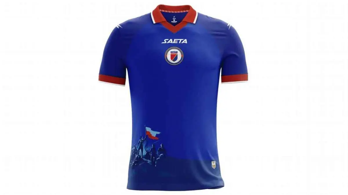 Jersey tim nasional Haiti yang dianggap terlalu bernuansa politis oleh FIFA.