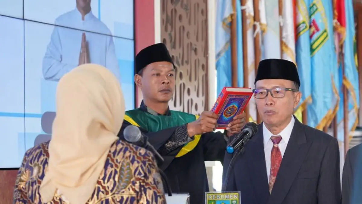 PIMPINAN BARU: Bupati Kebumen Lilis Nuryani melantik sekaligus mengambil sumpah pimpinan Baznas Kebumen periode&nbsp;2026-2031 di Pendopo Kabumian Jumat (12/6).&nbsp;