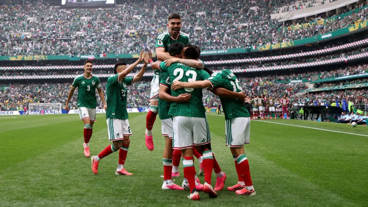 Selebrasi para pemain Meksiko dalam kemenangan atas Afrika Selatan di laga pembuka Piala Dunia 2026 di Estadio Azteca pada Jumat (12/6/2026).