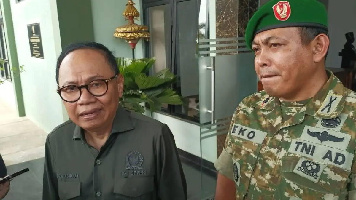 TURUN KE WILAYAH: Anggota Komisi I DPR RI Taufik R Abdullah bersama rombongan melaksanakan kunjungan kerja di Kodim 0709/Kebumen Jumat (12/6).&nbsp;(M Hafied/Radar Jogja)