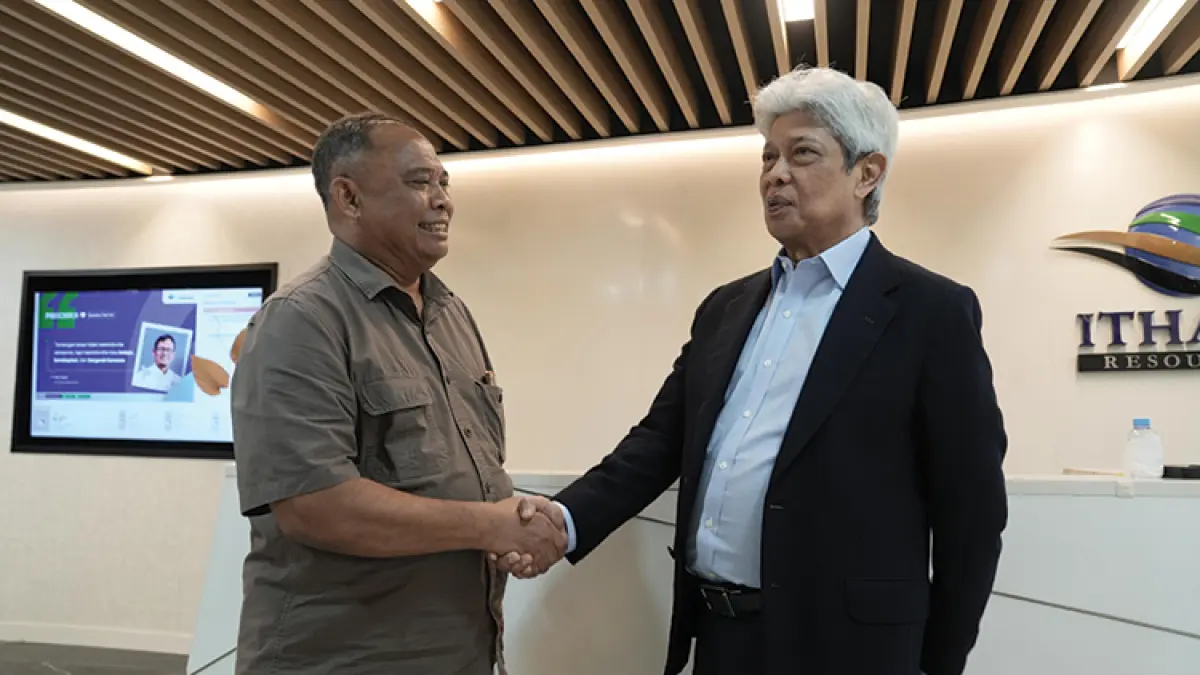 Bupati Sleman Harda Kiswaya bersama Owner PSS Sleman Agoes Projosasmito