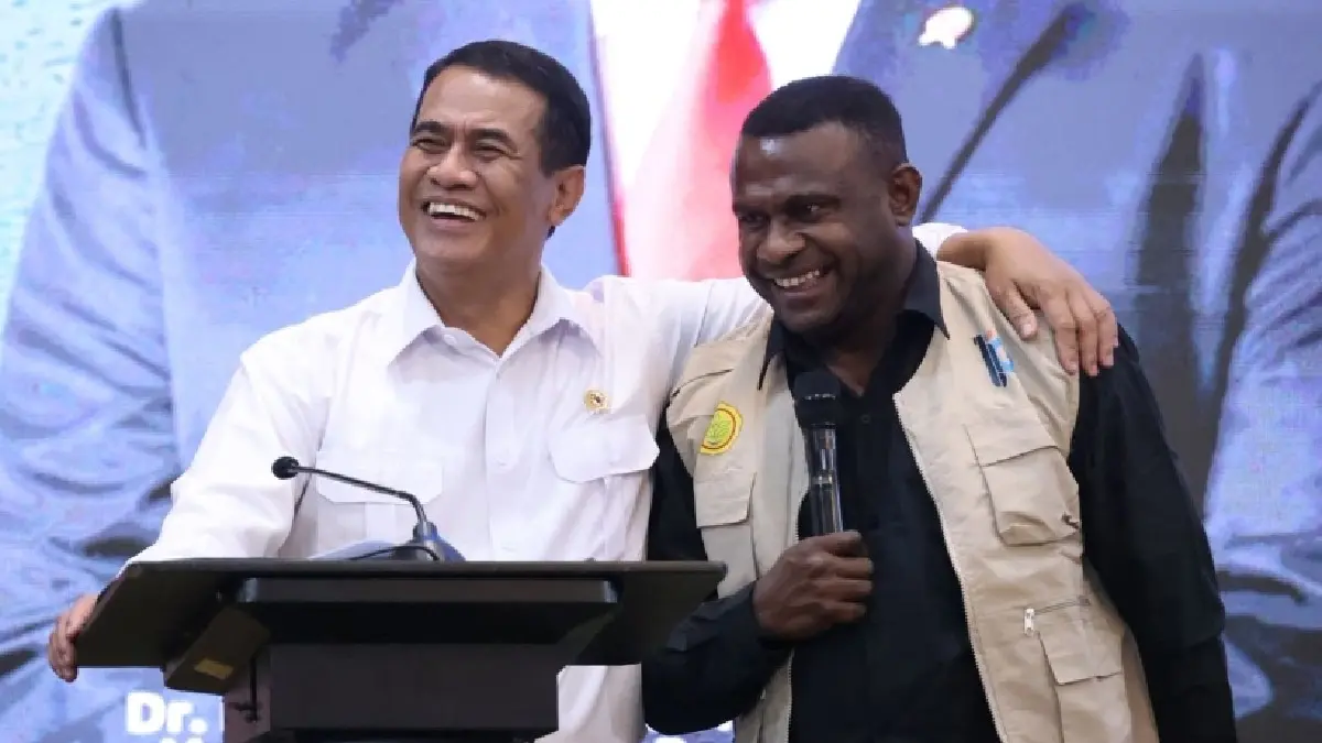 SWASEMBADA PANGAN: Mentan Amran Sulaiman (kiri) dalam rapat konsolidasi pembangunan pertanian wilayah Papua 2026 di kantor pusat Kementerian Pertanian, Jakarta, Kamis (11/6/2026). (ISTIMEWA)
