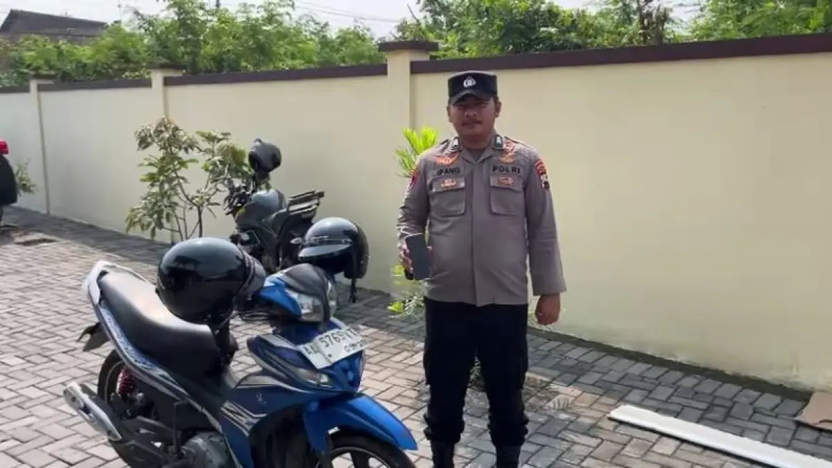 AMANKAN BB: Polisi menyita sepeda mtoor dan ponsel milik terduga pelaku pencurian. (Dok: Humas Polresta Magelang)
