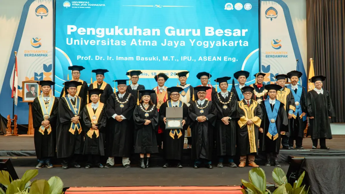 Pengukuhan Prof Imam Basuki sebagai guru besar Bidang Ilmu Transportasi
