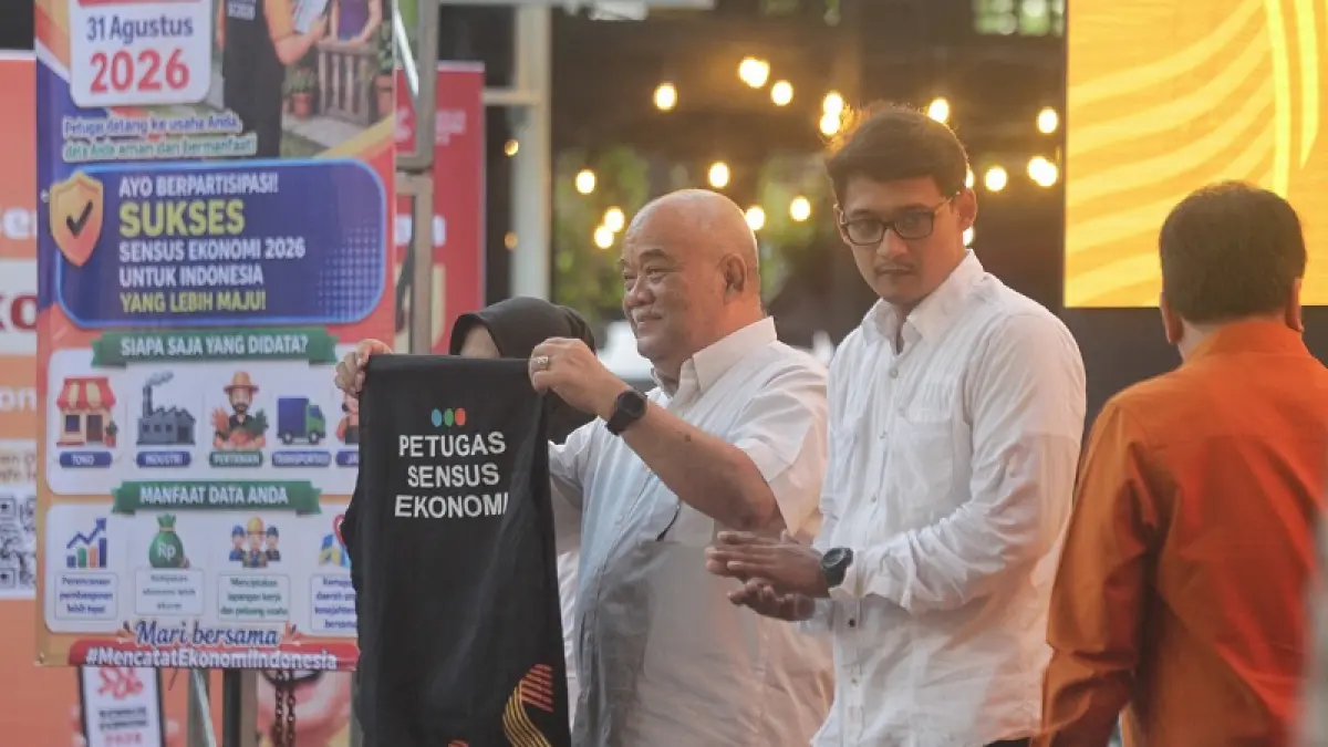 Wakil Gubernur DIJ Paku Alam X secara simbolis membuka Pencanangan Sensus Ekonomi 2026 di Teras Malioboro Beskalan, Kota Jogja, Kamis (18/6/2026). (Guntur Aga Tirtana/Radar Jogja)