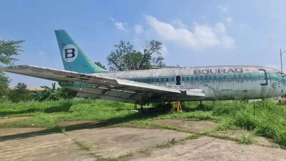 Pesawat usang yang terparkir di PT DI yang tidak diketahui pemilikinya (Foto: Istimewa)