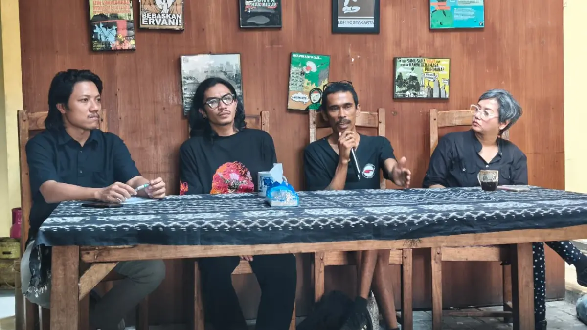 Konferensi pers oleh Koalisi Seni ARTJOKES perihal dinamika yang terjadi dalam gelaran ARTJOG 2026. (Fahmi Fahriza/Radar Jogja)