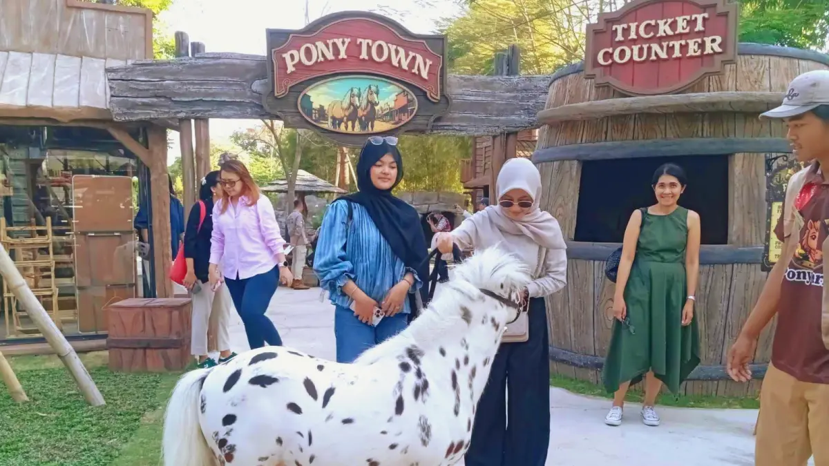 Petting zoo dan mini zoo Pony Park Klaten dibuka untuk umum pada 28 Juni 2026. 