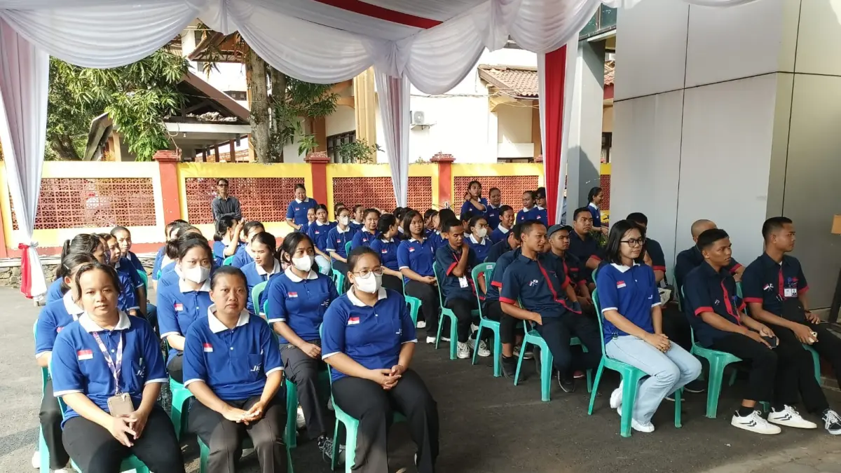 Calon tenaga migran dari berbagai daerah hadir dalam pembukaan Job Fair 2026 di Gedung Pertemuan Setda Kebumen, Kamis (25/6). (M Hafied/Radar Jogja)