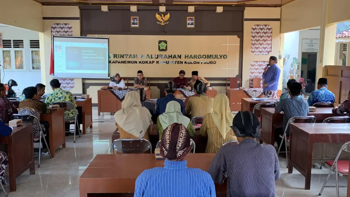 DISKUSI: Disdikpora Kulon Progo menyelenggarakan sosialisasi dengan komite sekolah yang hendak diregrouping. (ANOM BAGASKORO/RADAR JOGJA)