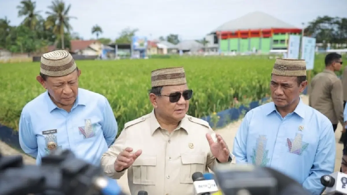 KOMITMEN: Presiden Prabowo Subianto saat menyampaikan progres swasembada pangan nasional kepada awak media di sela Pekan Nasional (Penas) Petani Nelayan XVII 2026 di Gorontalo, Rabu (24/6/2026). (ISTIMEWA)