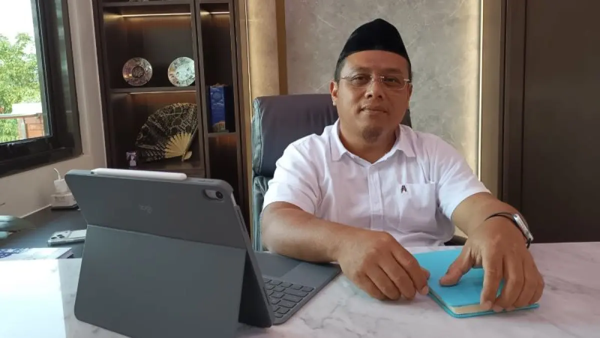 Bravo Drajat Niti Totowibowo, 51, pria asal Kelurahan Panjer, Kecamatan Kebumen yang kini sukses mengembangkan bisnis jasa layanan internet yang tersebar di berbagai wilayah Indonesia. (M Hafied/Radar Jogja)