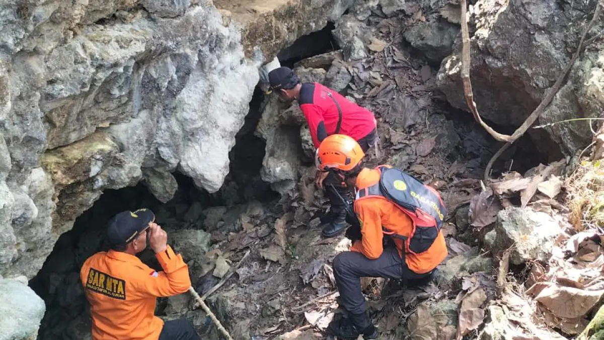 Tim SAR sedang melakukan penyisiran di sekitaran Hutan Selorejo - Dokumentasi/Kantor SAR Yogyakarta