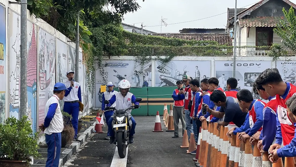 ANTUSIAS: Peserta saat mengikuti ajang kompetisi safety riding  regional Sabtu (6/6/2026) lalu. ISTIMEWA
