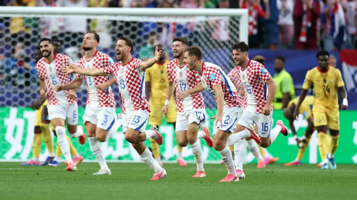 Para pemain Kroasia rayakan kemenangan atas Ghana untuk memastikan tempat di babak gugur Piala Dunia 2026.