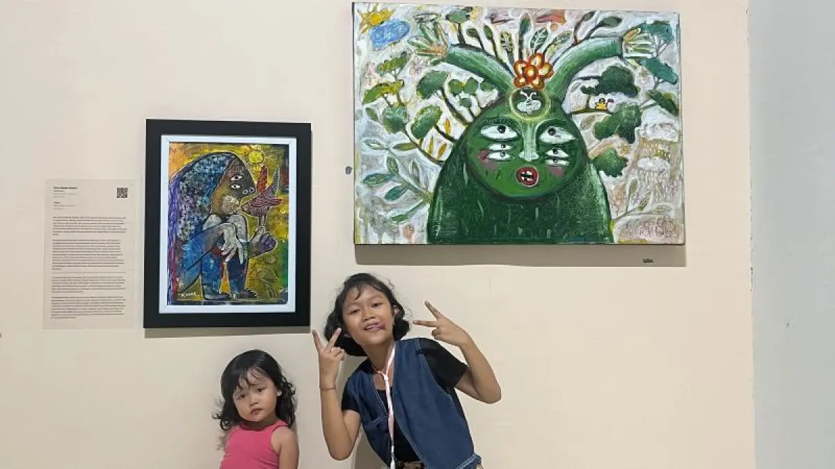 EKOSISTEM SENI: Pasangan Komang Suta Wijaya dan Arti Purbani Kusumasari, dua anak mereka berhasil lolos pada ARTJOG Kids 2026. (DOK. PRIBADI)