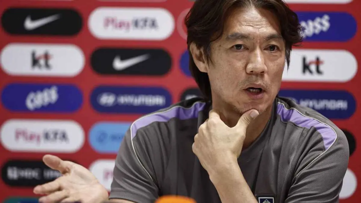 Pelatih Korea Selatan, Hong Myung-Bo mengundurkan diri dari jabatan pelatih kepala. (getty images)