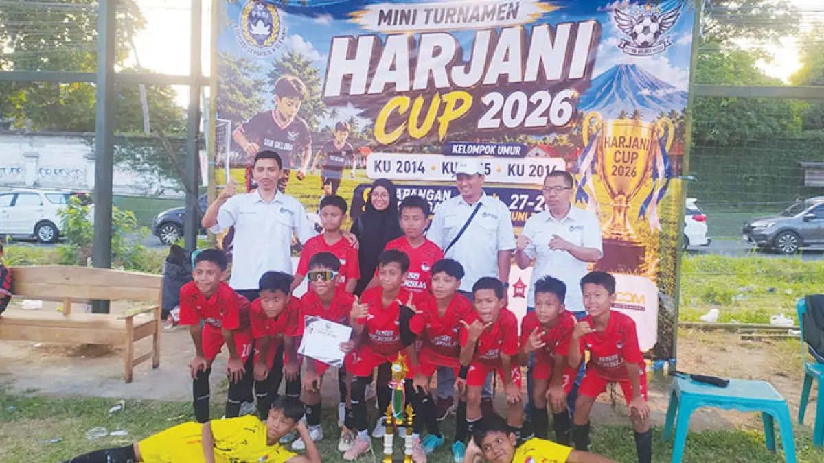 Para juara Harjani Cup 2026 saat menerima piala. (Istimewa)