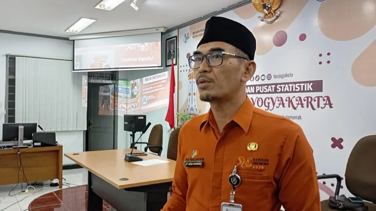 Kepala BPS Kota Jogja Joko Prayitno mengatakan, berdasarkan tren tahunan komoditas yang berkaitan pendidikan biasanya akan mengalami kenaikan harga. Karena permintaannya cenderung meningkat. IWAN NURWANTO/RADAR JOGJA 
