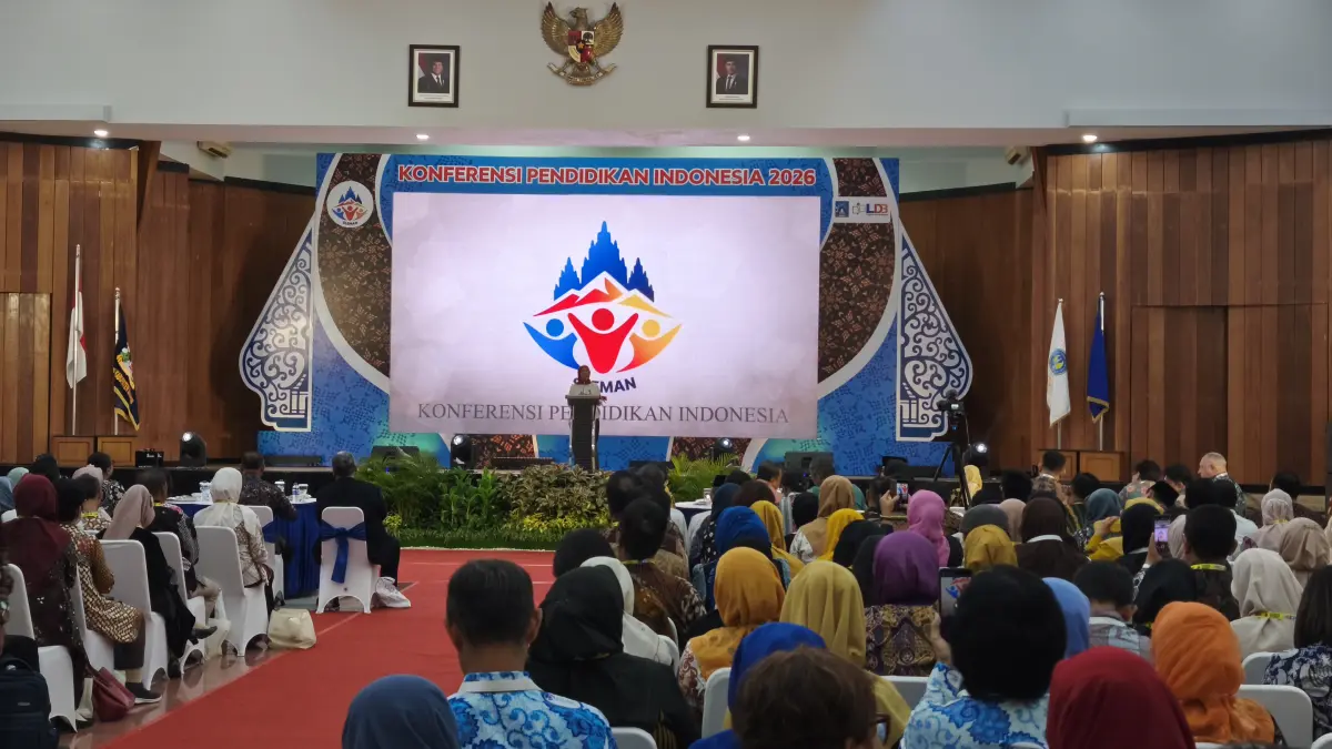 Sesi pembukaan Konferensi Pendidikan Indonesia (KPI) 2026 yang berlangsung di Auditorium UNY&nbsp;