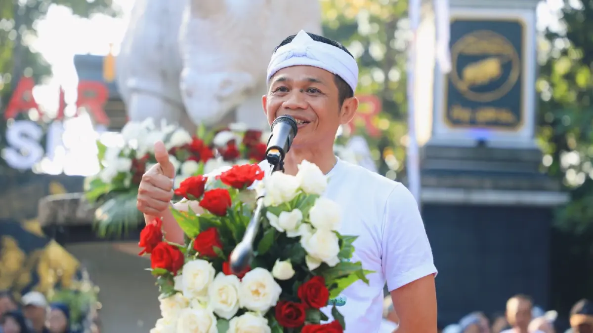 Bupati Purwakarta Saepul Bahri Binzen atau akrab disapa Om Zein dan Wakil Bupati Purwakarta Abang Ijo Hapidin, yang membuka Roadshow KPK 2025: Jelajah Negeri Bangun Antikorupsi pada Minggu (13/7/2025) 