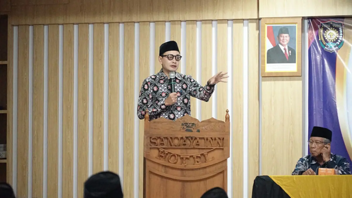BERI WEJANGAN: Wakil Bupati Purworejo Dion Agasi Setiabudi berpesan agar pemuda mampu menjadi pelopor kerukunan antarumat beragama. (Foto: Dokumentasi Prokopim Purworejo)